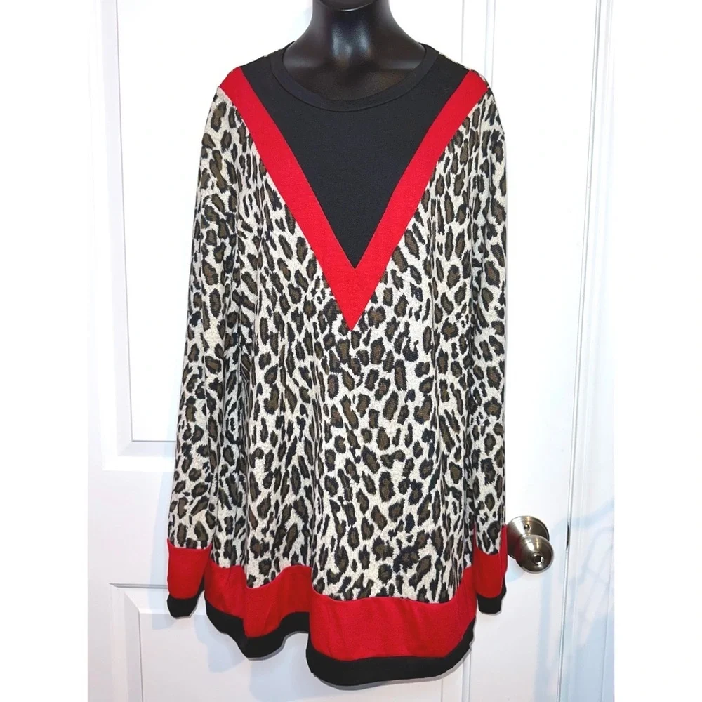 Sunshine & Rodeos Color block top with red trim - Picture 2 of 5